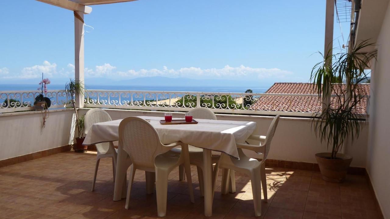 Appartamento Panoramico Santa Domenica Санта-Доменика Экстерьер фото