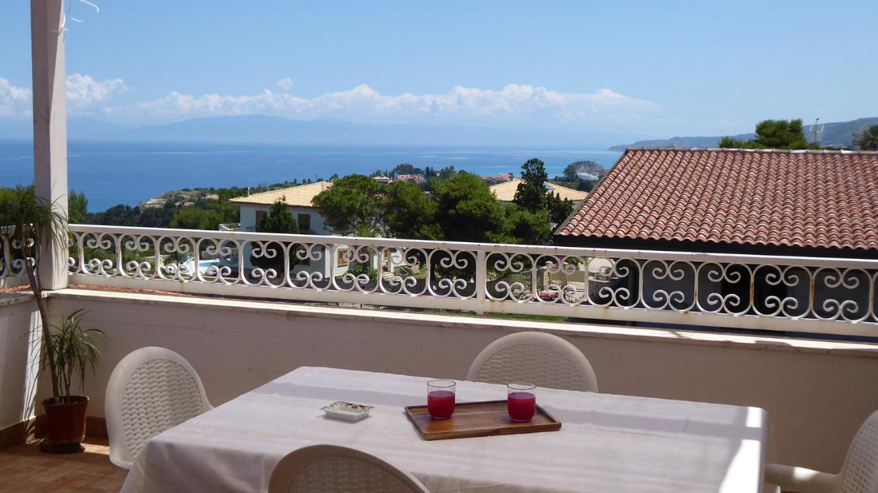 Appartamento Panoramico Santa Domenica Санта-Доменика Экстерьер фото