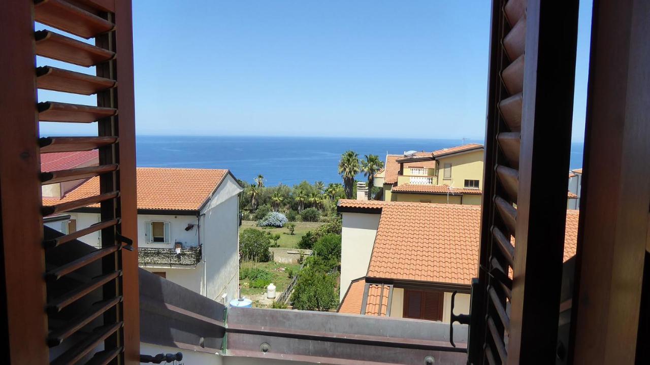 Appartamento Panoramico Santa Domenica Санта-Доменика Экстерьер фото